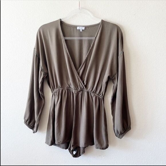 TOBI Long Sleeve Shorts Romper - Picture 2 of 9